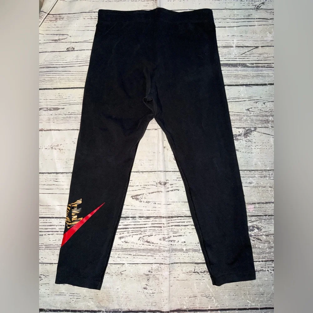 Nike stylish black